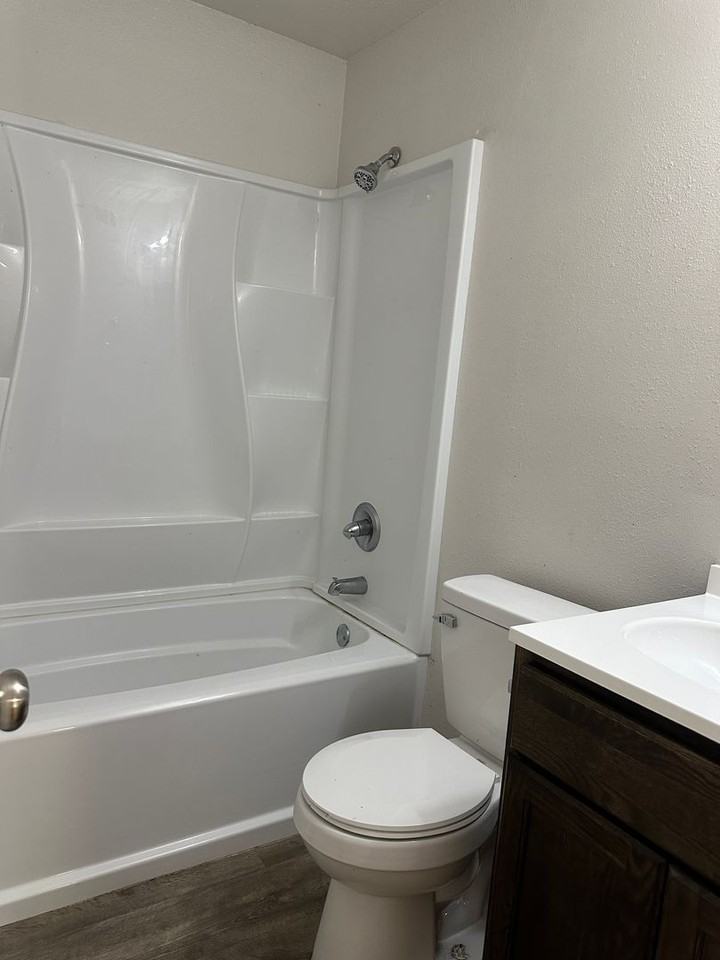 1002 Harris Dr - Photo 7 of 13