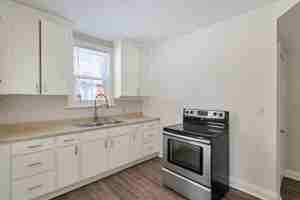 featured image of 775 S 17th St