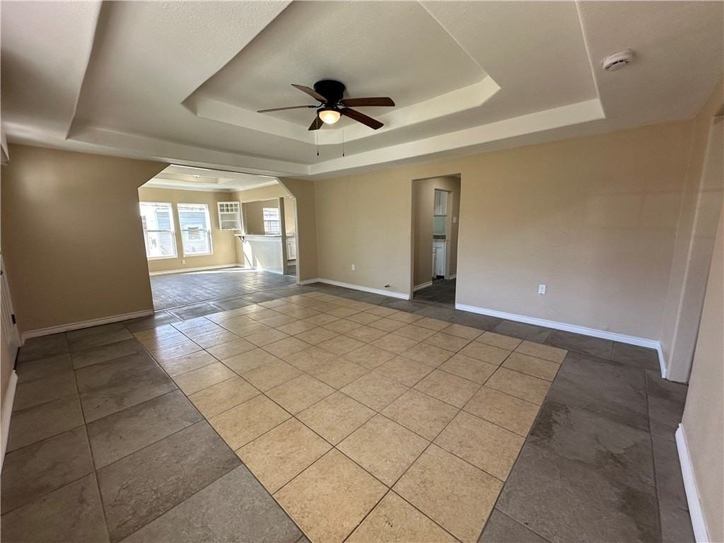 611 E Fulton St - Photo 3 of 35