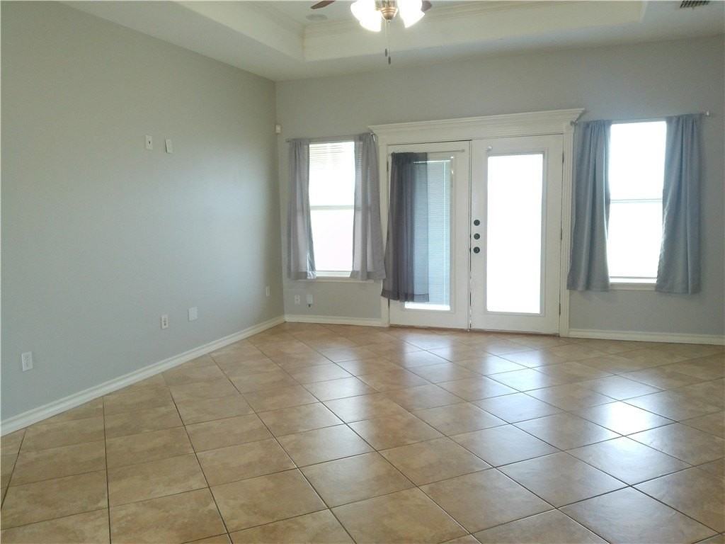 2901 Dante Dr - Photo 2 of 19