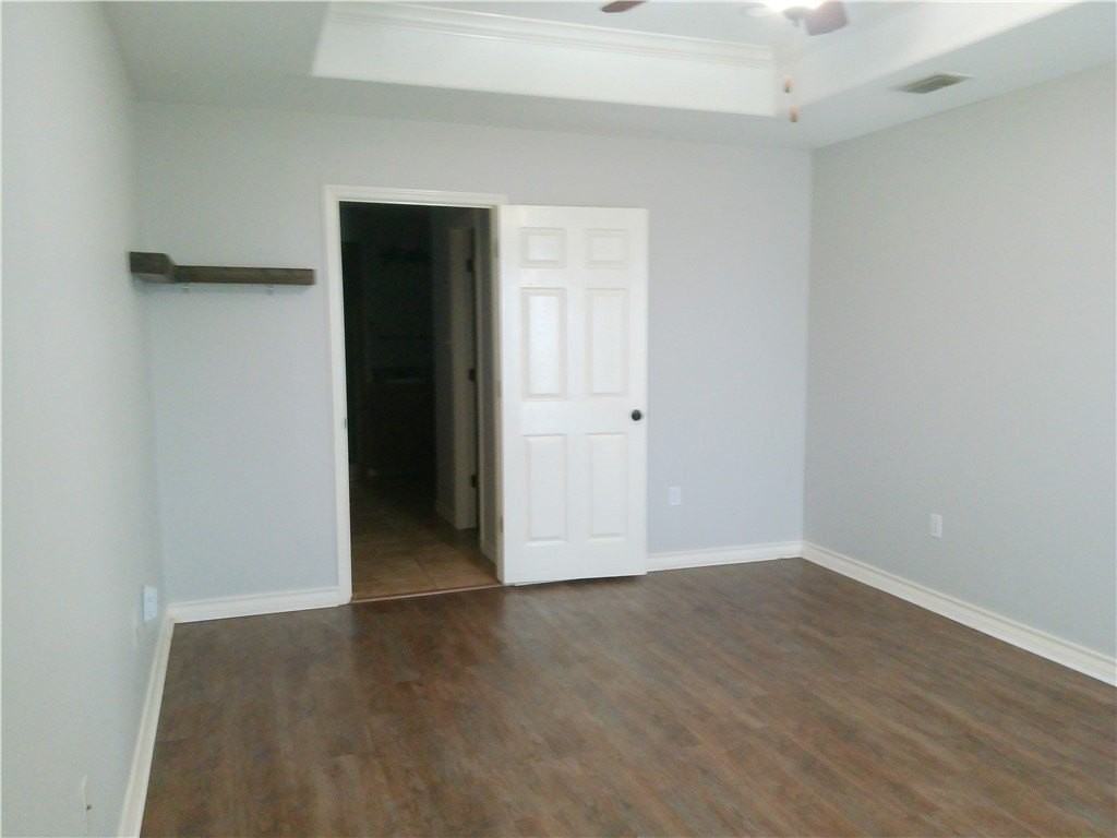 2901 Dante Dr - Photo 7 of 19