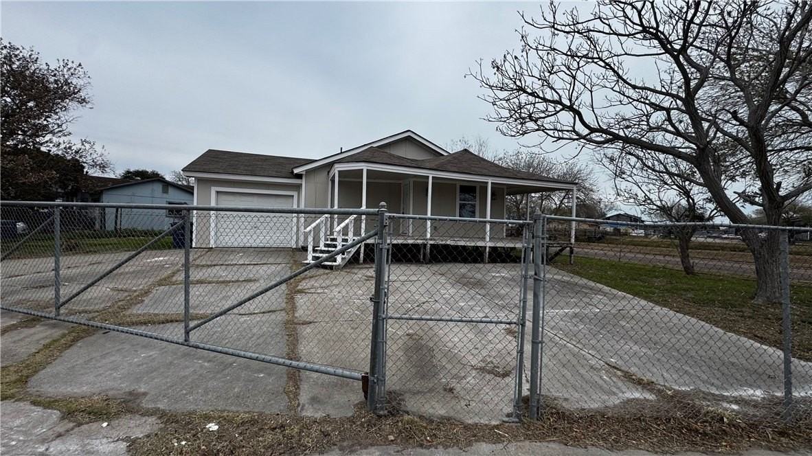 4626 Anita Dr - Photo 3 of 15