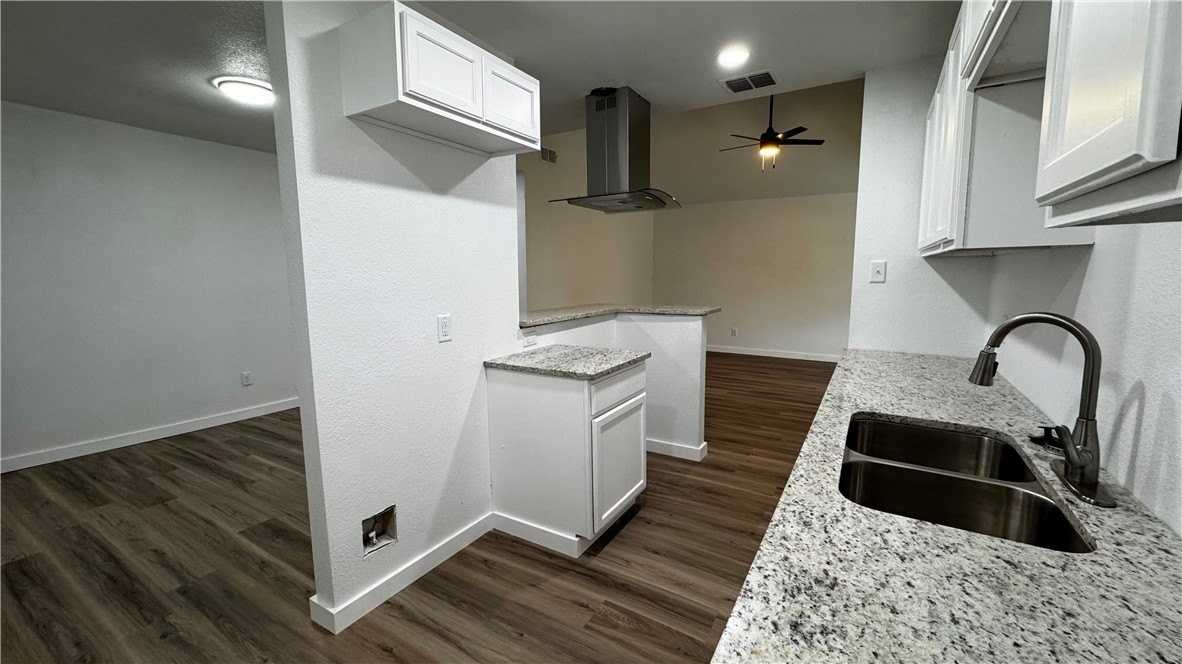 4626 Anita Dr - Photo 4 of 15