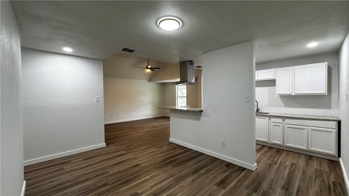 4626 Anita Dr - Photo 5 of 15