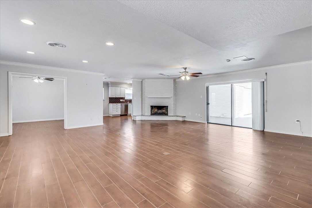 437 Chase Dr - Photo 4 of 40