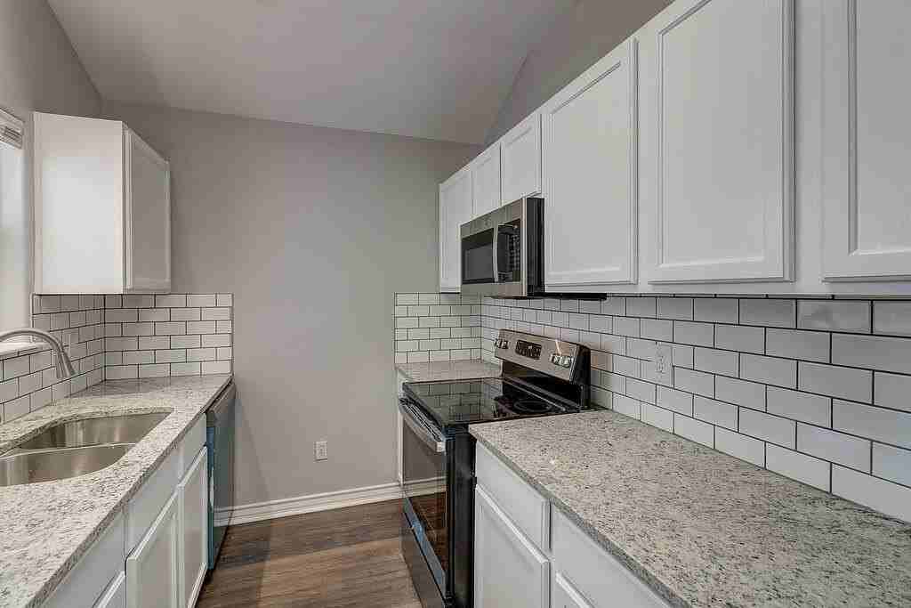 13986 Fortuna Bay Dr Apt A #A - Photo 3 of 40