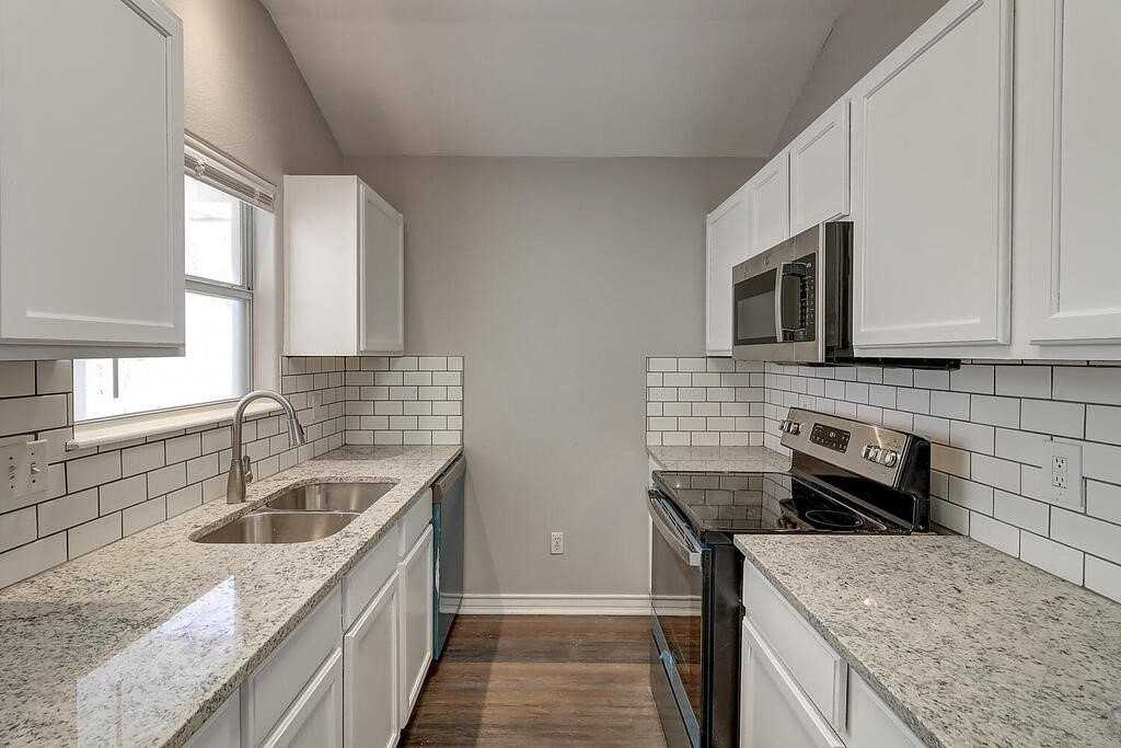 13986 Fortuna Bay Dr Apt A #A - Photo 5 of 40