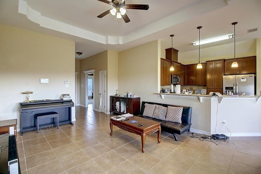 3005 Dante Dr - Photo 4 of 16