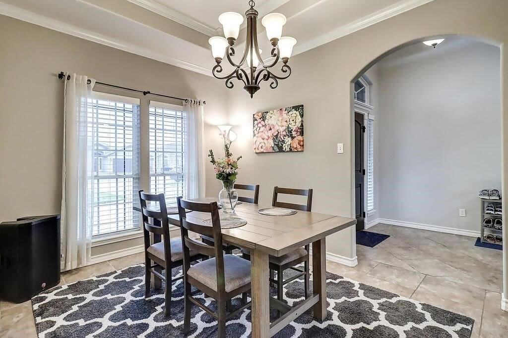 3826 Truxton Dr - Photo 5 of 40