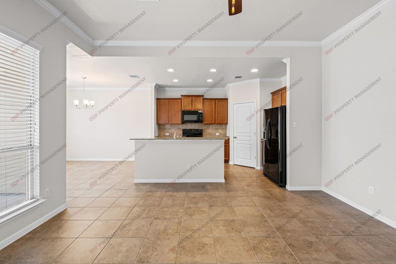 418 Cross Dr - Photo 5 of 29