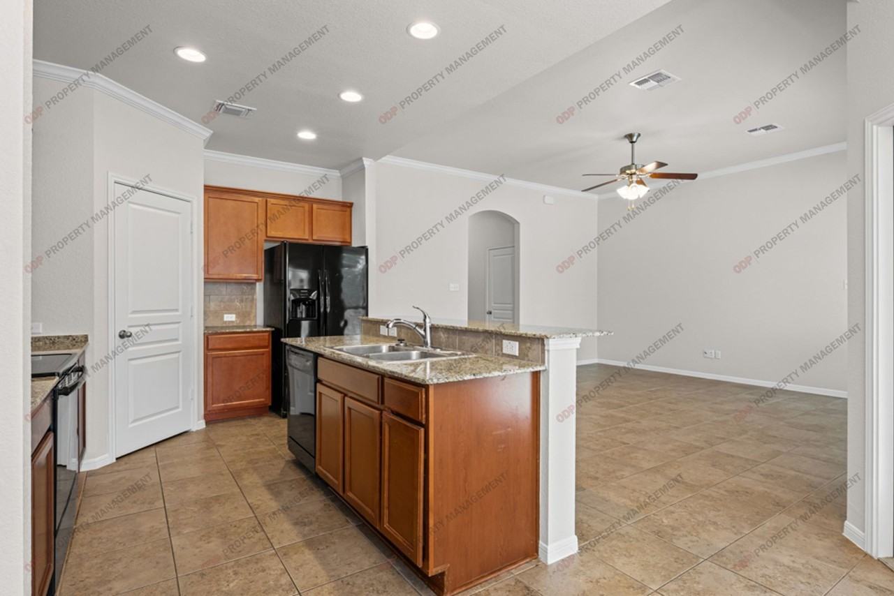 418 Cross Dr - Photo 7 of 29