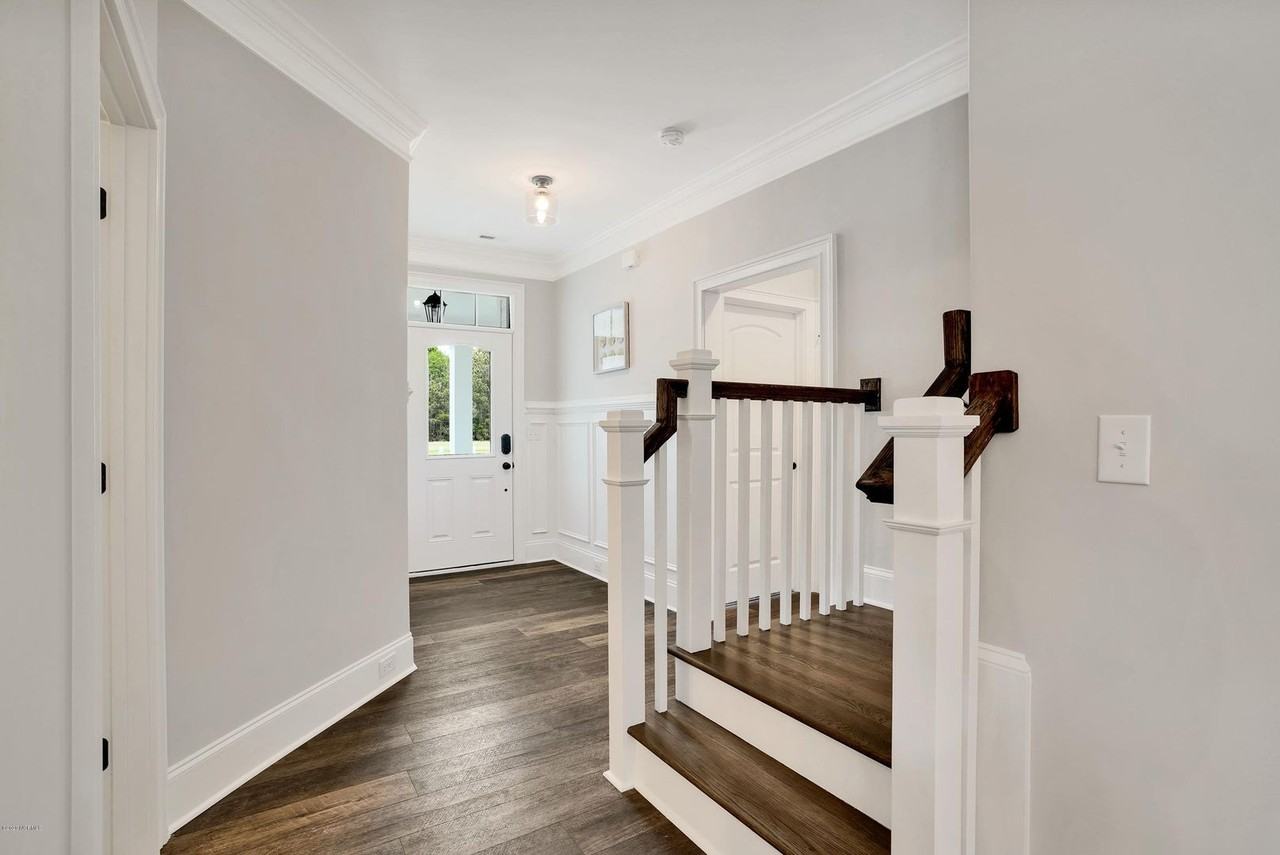 180 Everett Park Trl - Photo 3 of 30