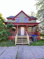 featured image of 708 E 6th St