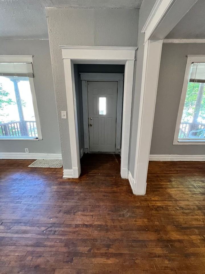 708 E 6th St - Photo 2 of 27