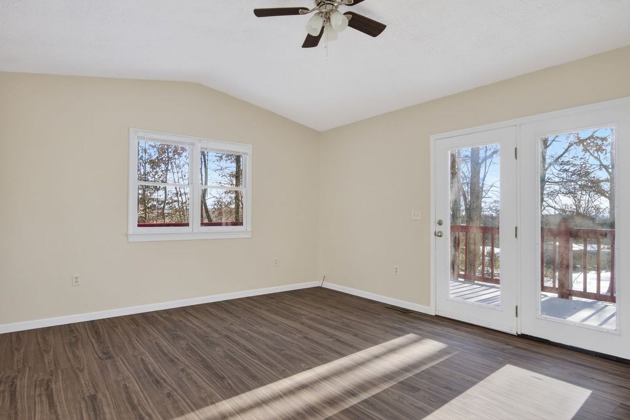 894 Ella Ln - Photo 5 of 14