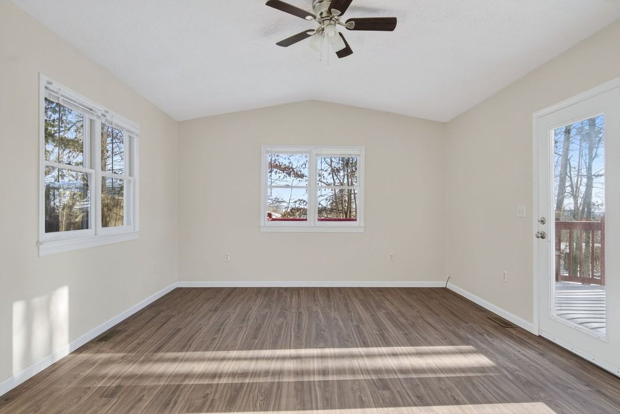 894 Ella Ln - Photo 6 of 14