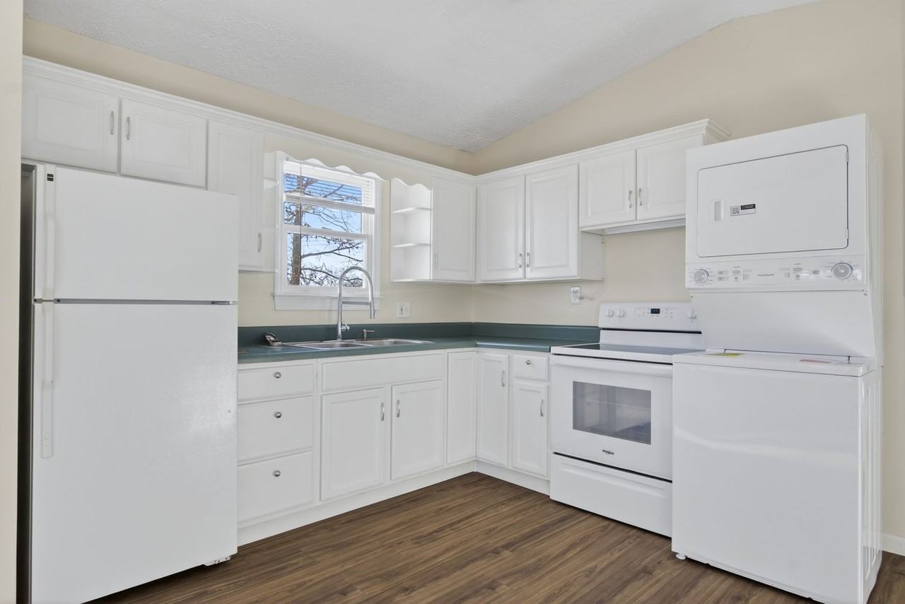 894 Ella Ln - Photo 7 of 14