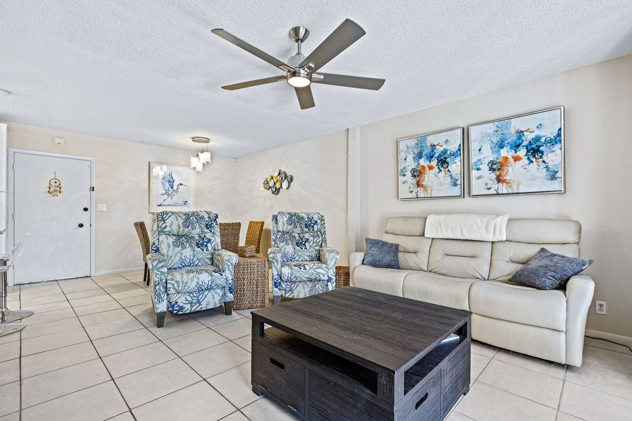 3800 Saxon Dr - Photo 4 of 28