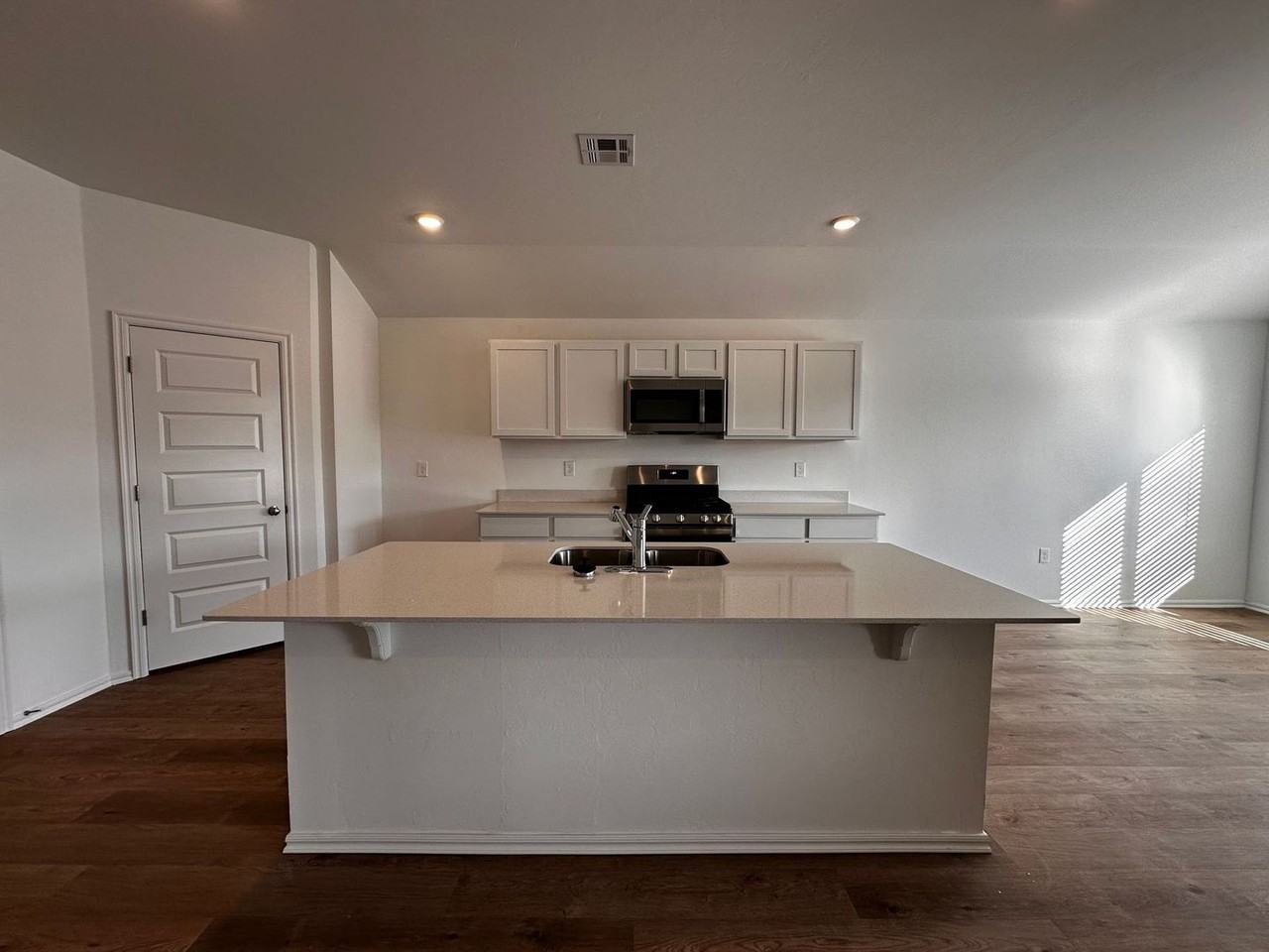 16208 16208 Harvester Drive - Photo 5 of 19