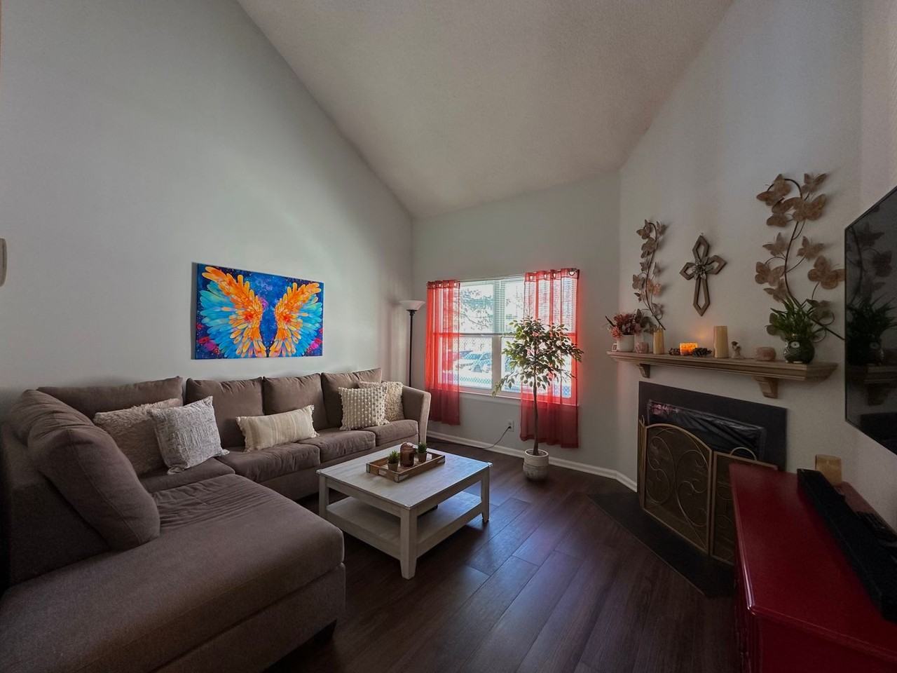 39 Renaissance Ln - Photo 4 of 16