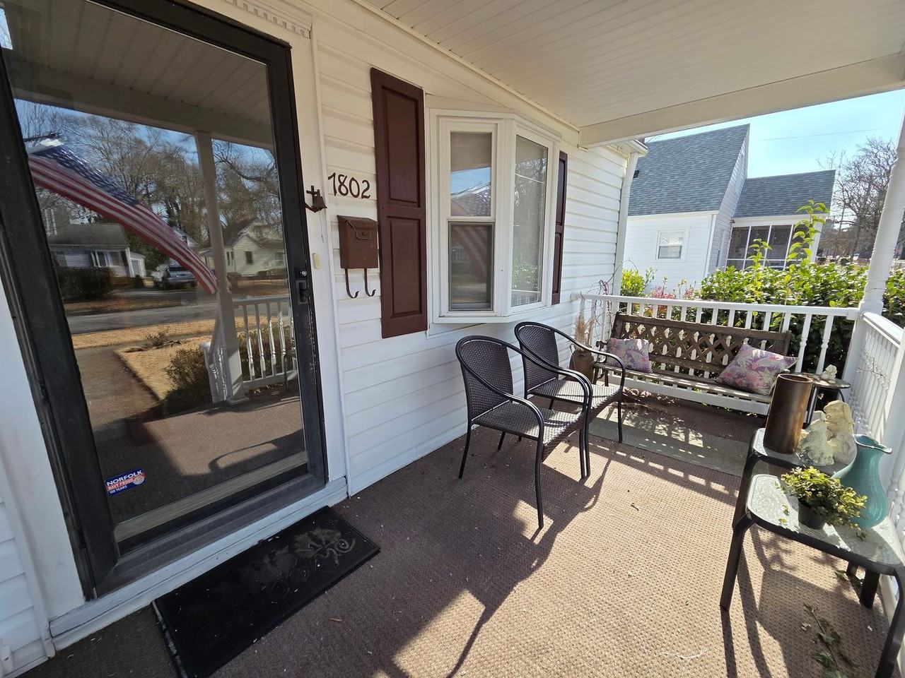 7802 Ruthven Rd - Photo 2 of 28