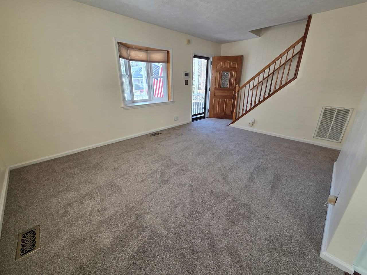 7802 Ruthven Rd - Photo 5 of 28