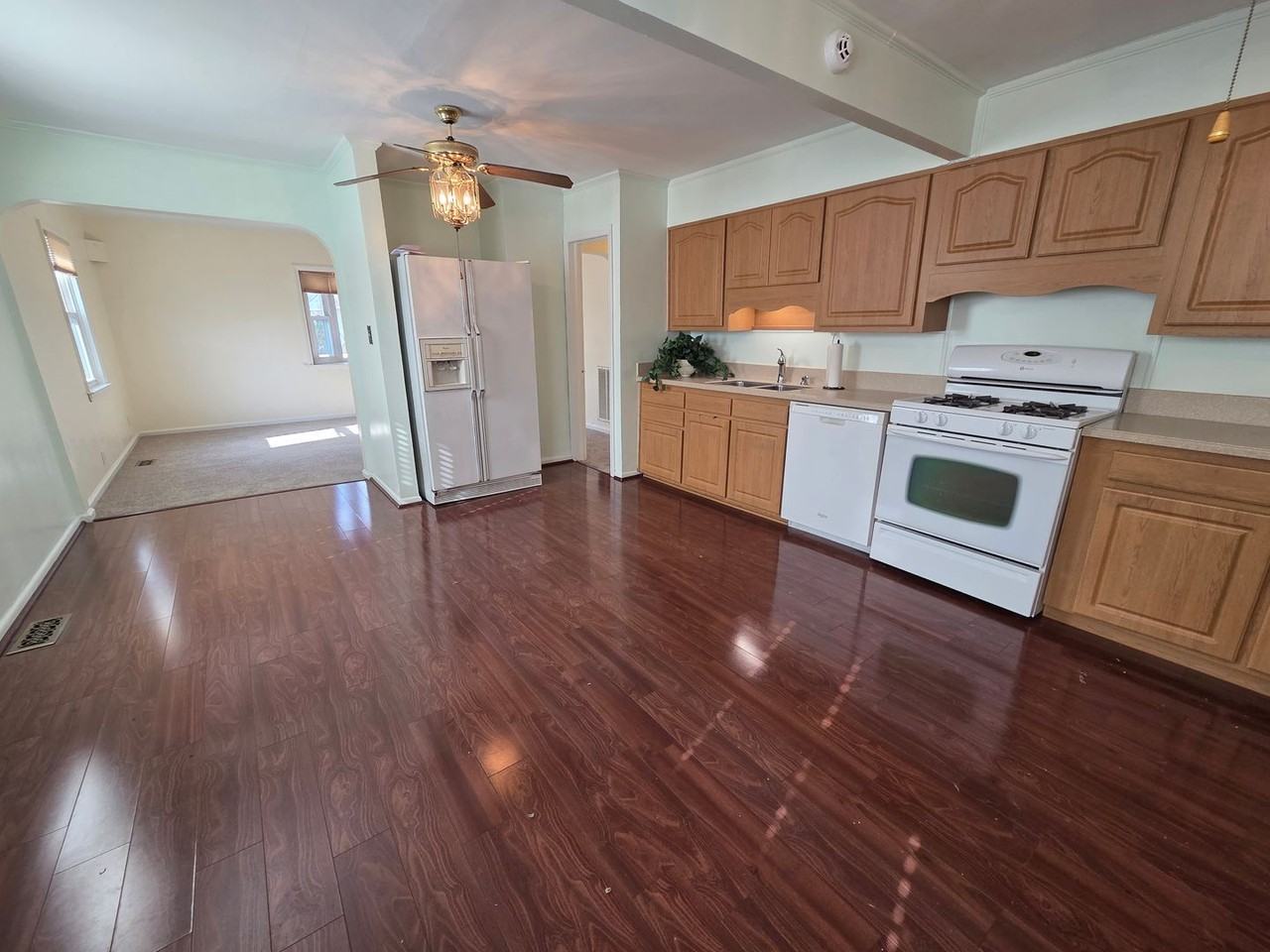 7802 Ruthven Rd - Photo 7 of 28