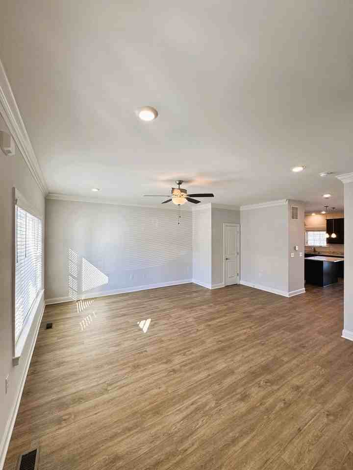 1079 Bluemoon Dr - Photo 2 of 21