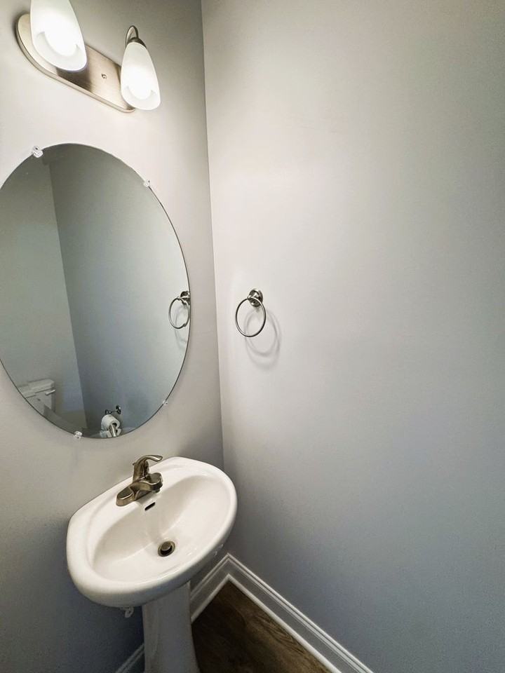 1079 Bluemoon Dr - Photo 6 of 21