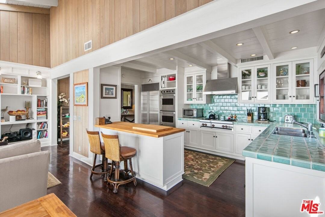 24542 Malibu Rd - Photo 3 of 21