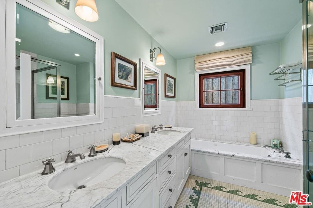 24542 Malibu Rd - Photo 6 of 21