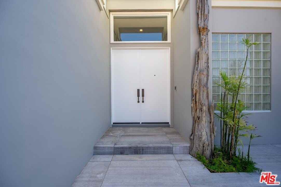 1708 Clear View Dr - Photo 2 of 32