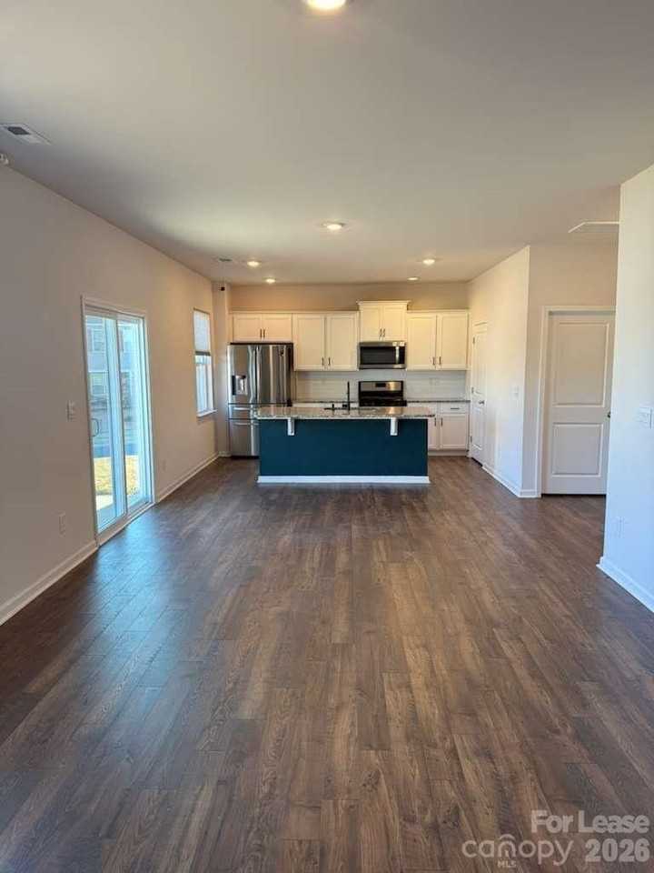 106 Sierra Rd - Photo 4 of 28