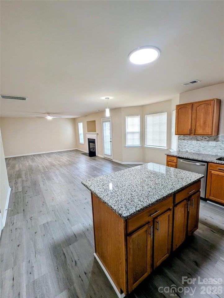 5610 Fenway Dr - Photo 3 of 14