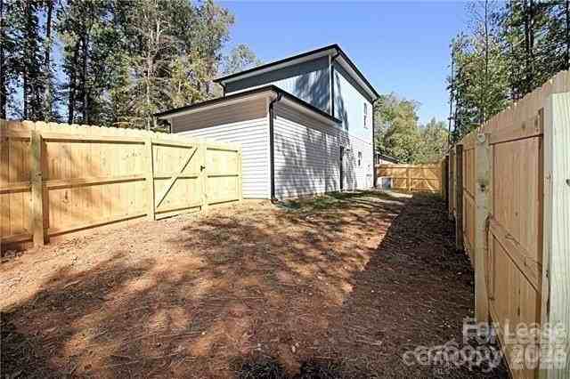 7924 E Lane Dr - Photo 3 of 17