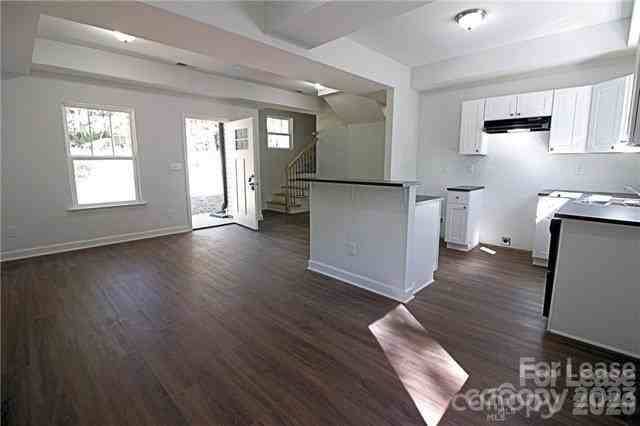 7924 E Lane Dr - Photo 4 of 17