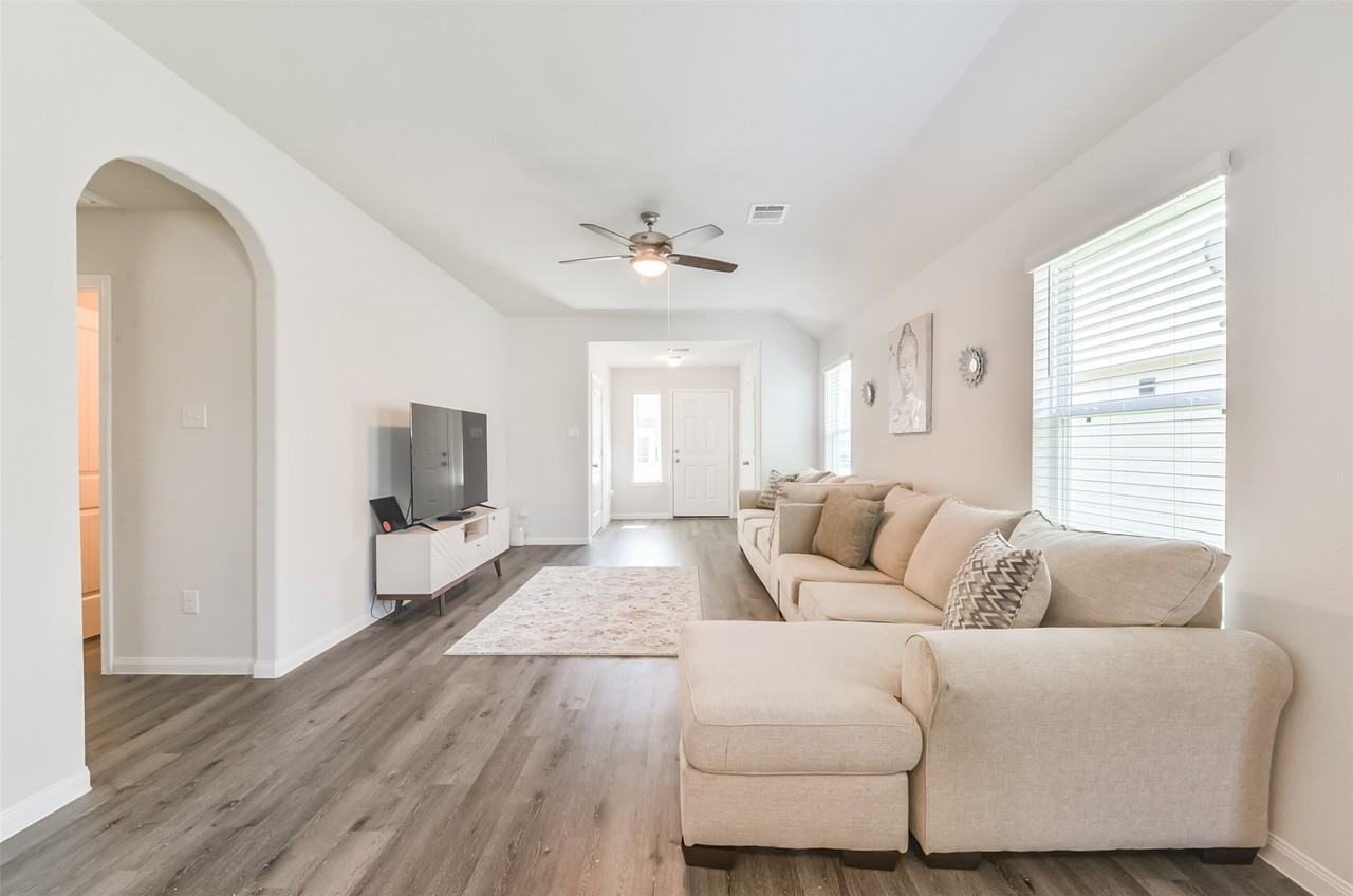 5522 Briana Dee Dr #5522 - Photo 7 of 37