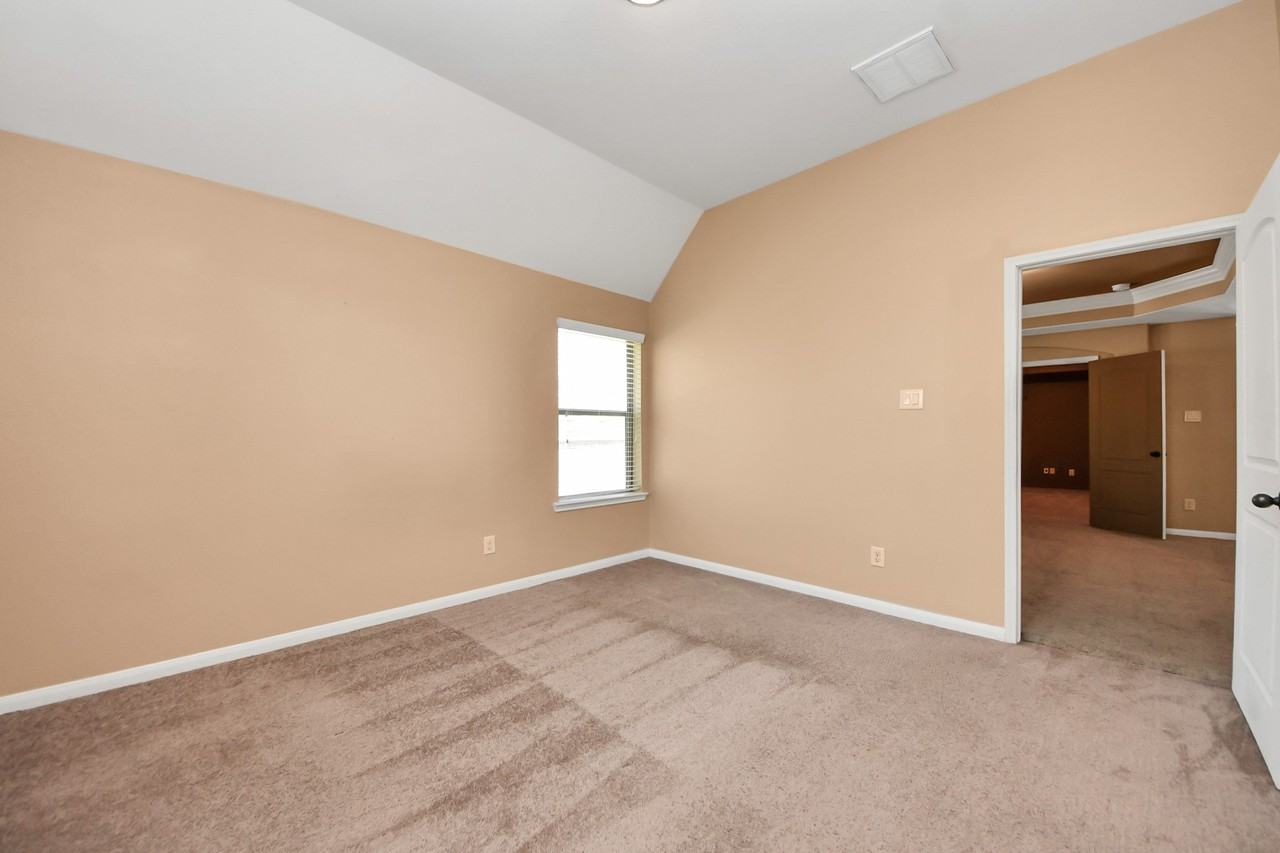 9427 Sapphire Bay Ln #9427 - Photo 5 of 48