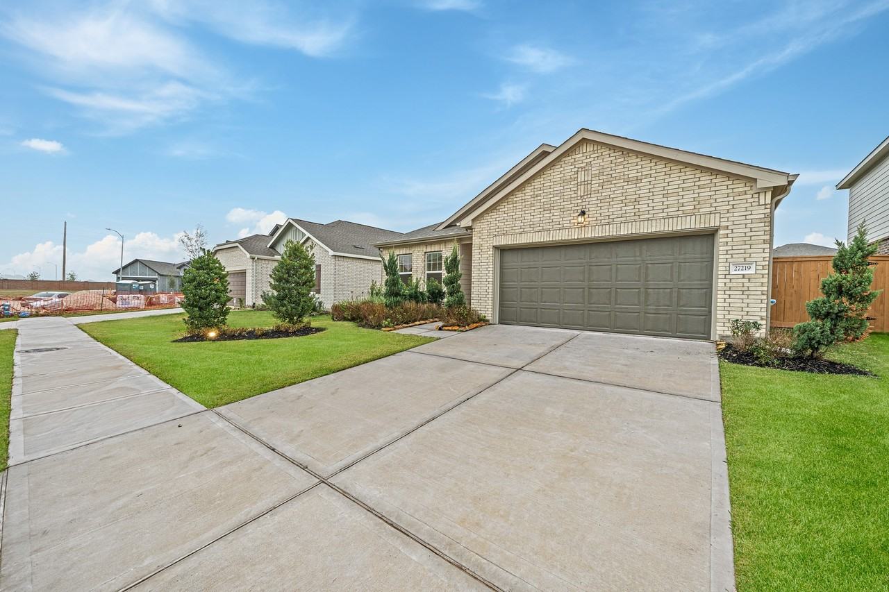 27219 Leward Jetty Dr #27219 - Photo 7 of 33