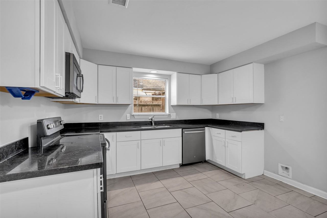 4407 Hickory Grove Dr #4407 - Photo 3 of 14