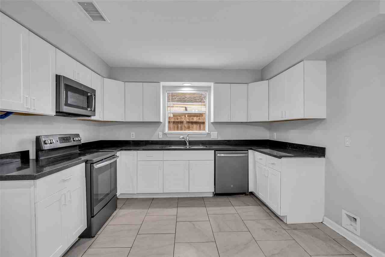 4407 Hickory Grove Dr #4407 - Photo 4 of 14