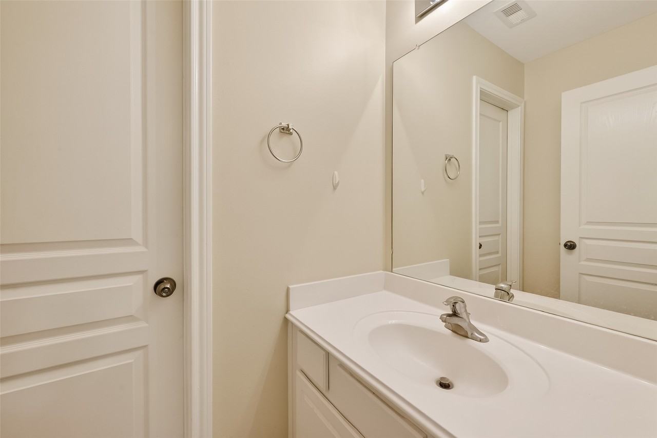 14419 Manorbier Ln #14419 - Photo 5 of 50