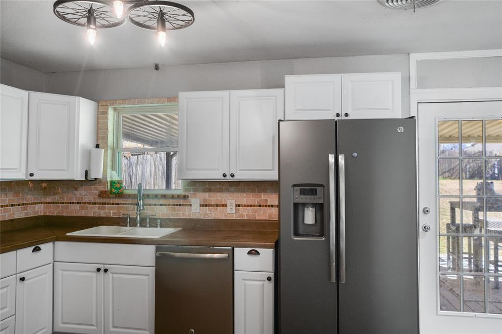 812 Jerry Ln #812 - Photo 3 of 15