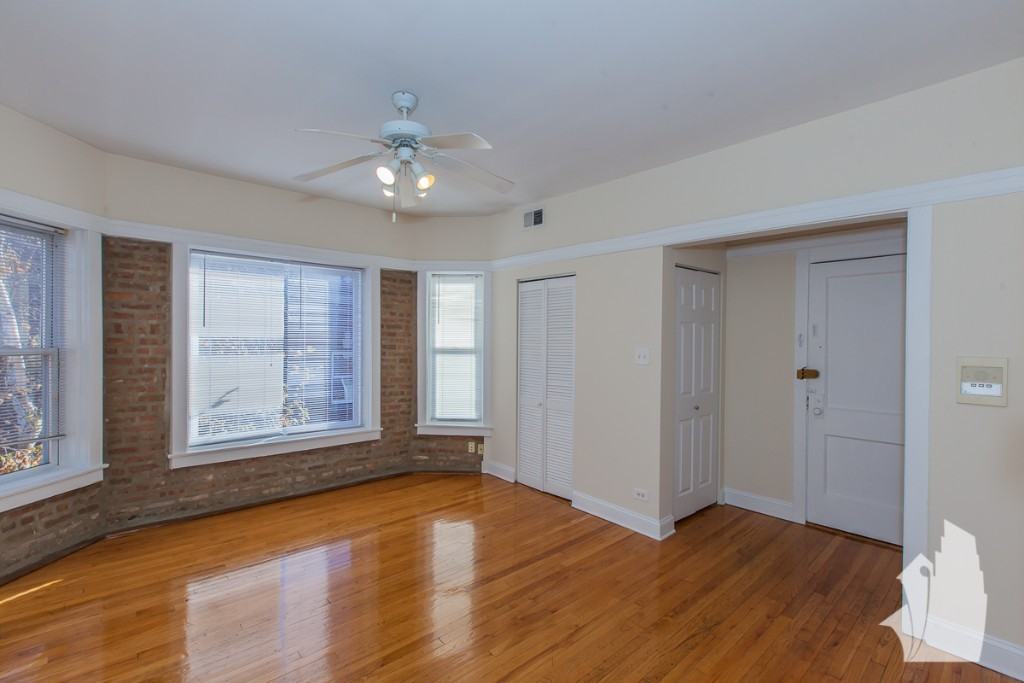 859 W Cornelia Ave #855-3W - Photo 2 of 11