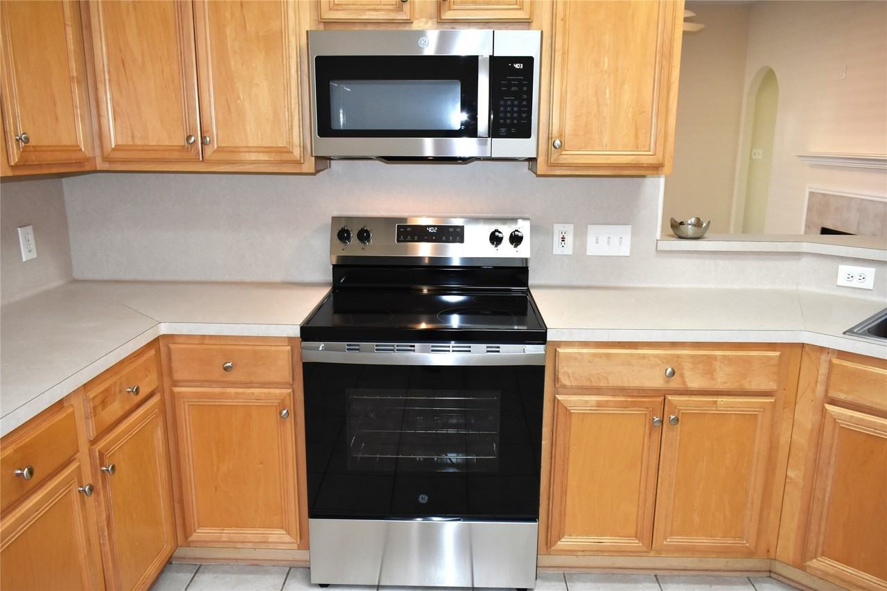 15318 Ochre Leaf Trl #15318 - Photo 6 of 45