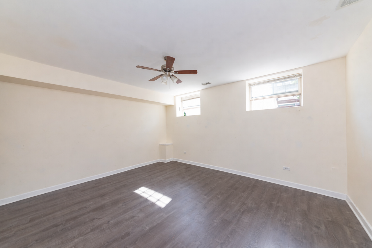 2415 W 24th St #6 - Photo 5 of 12