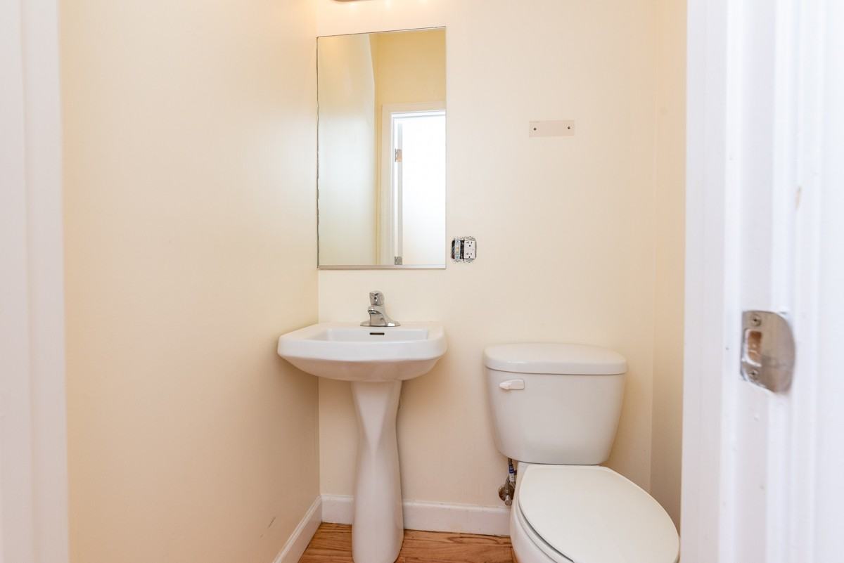 2415 W 24th St #6 - Photo 6 of 12