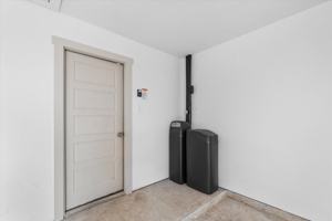 featured image of 8102 Buck Ln #8102