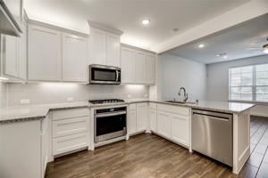 featured image of 208 Venice Ave #208
