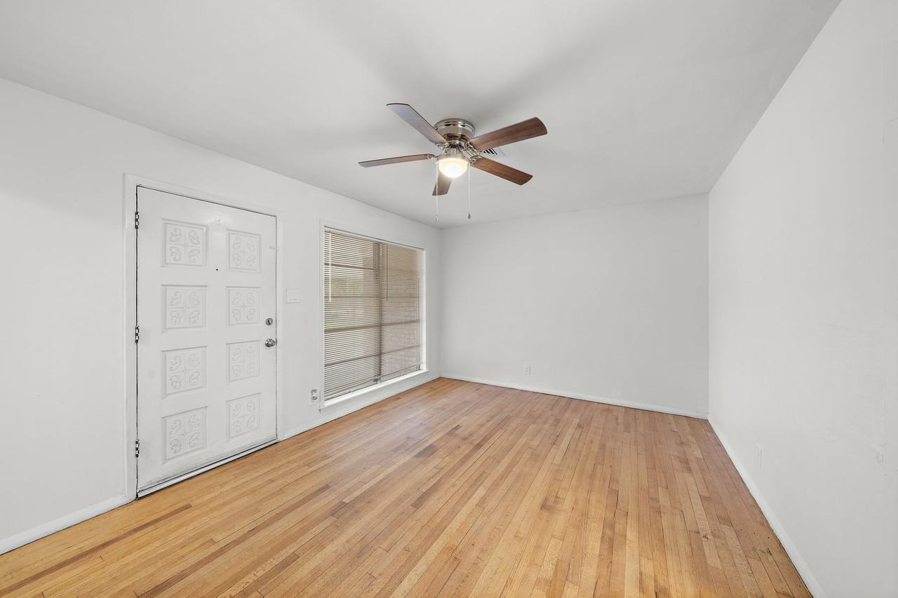 10615 Seaford Dr #10615 - Photo 2 of 12